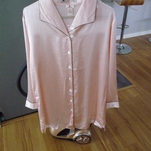 redENVELOPE WOMEN SILK SOFT PINK PEARL BUTTON FRONT PIJAMA SIZE XL NEW NO TAGS